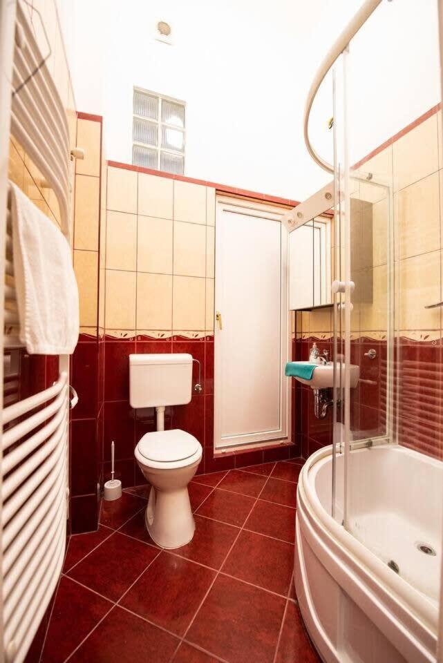 Very Central Convenient Large Ac Place Budapest Bagian luar foto