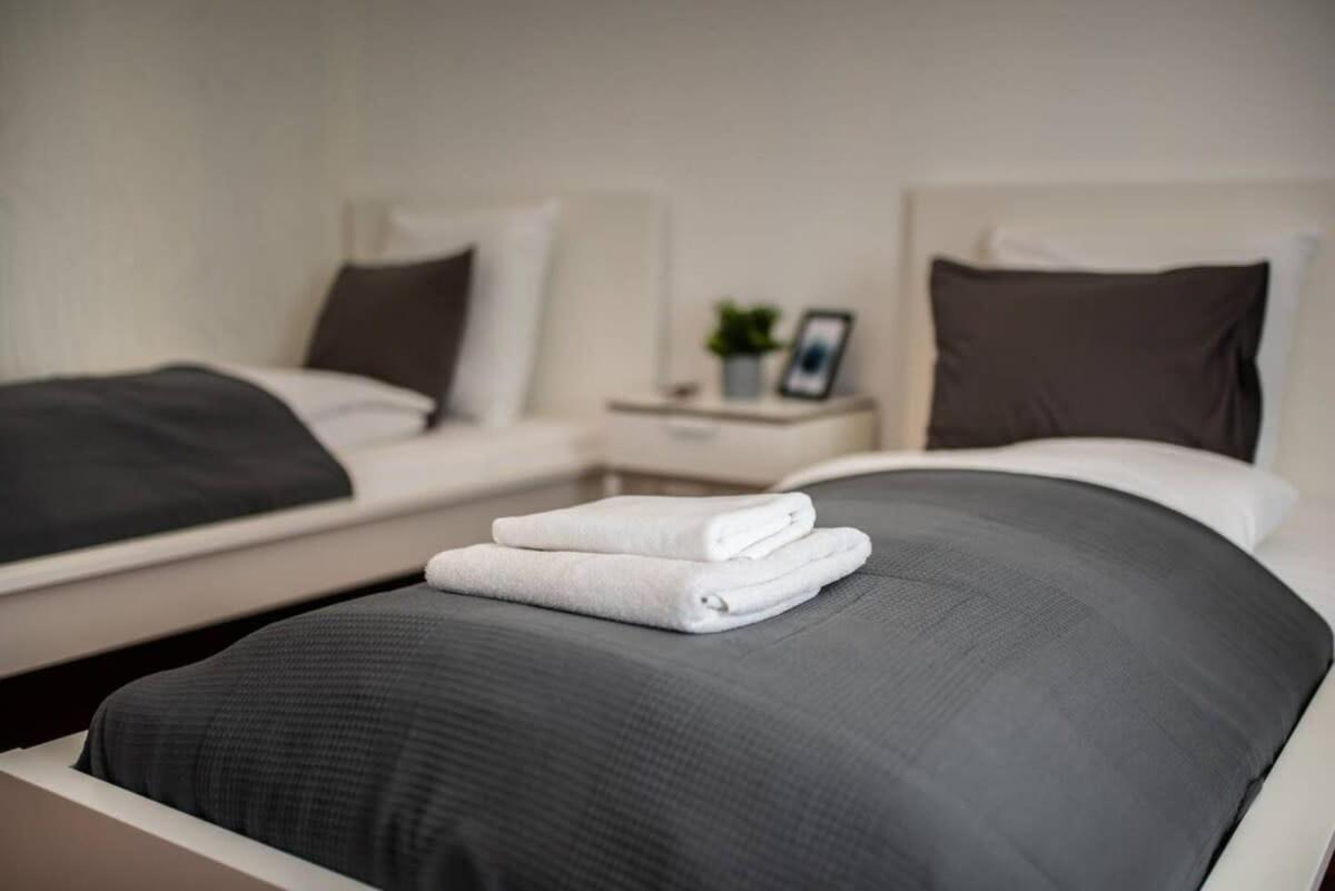 Very Central Convenient Large Ac Place Budapest Bagian luar foto