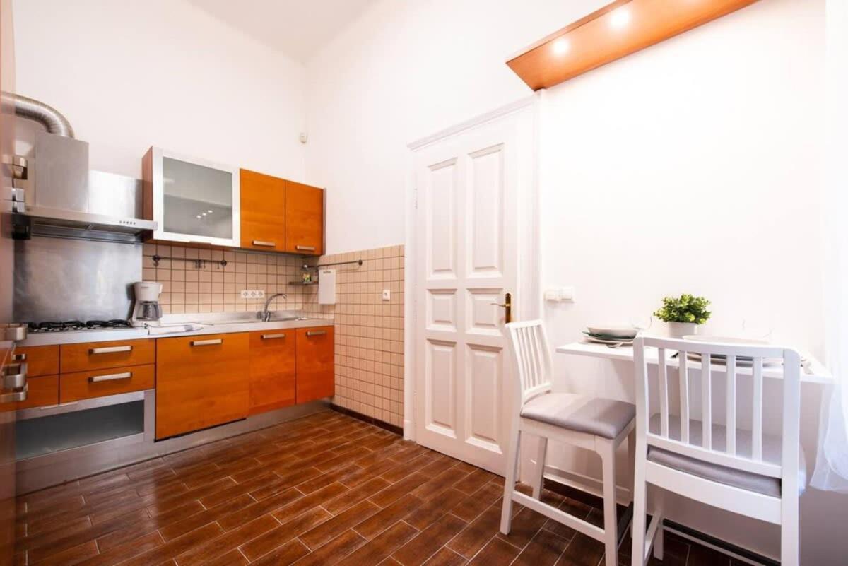Very Central Convenient Large Ac Place Budapest Bagian luar foto