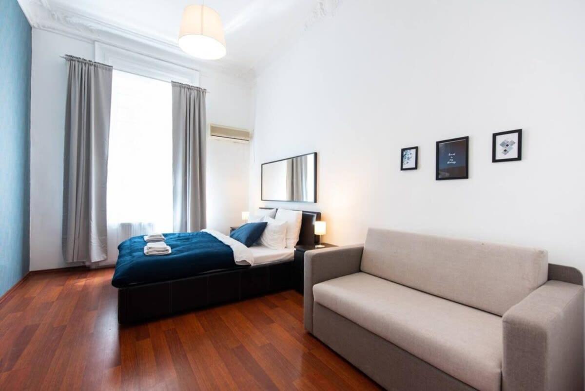Very Central Convenient Large Ac Place Budapest Bagian luar foto