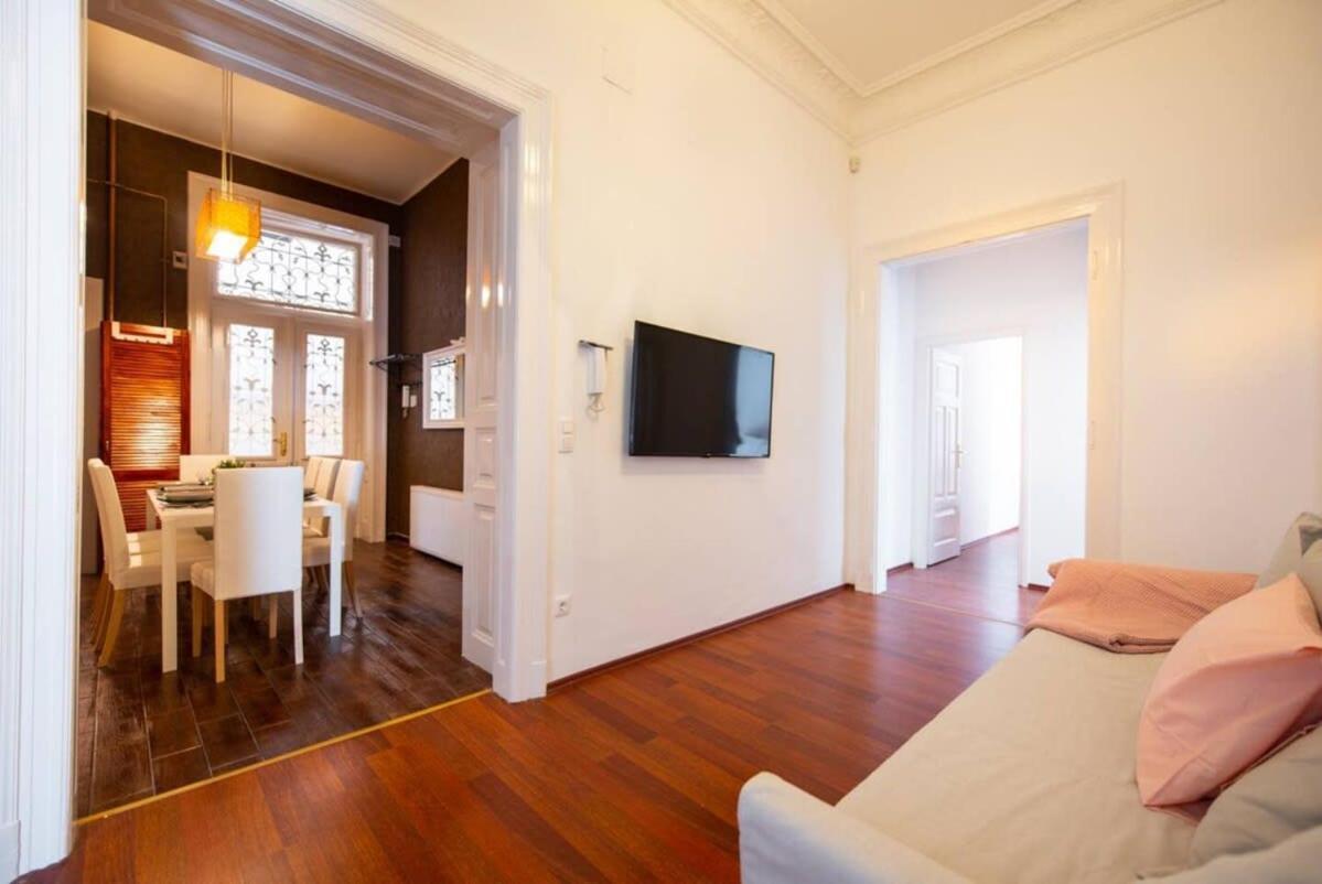 Very Central Convenient Large Ac Place Budapest Bagian luar foto